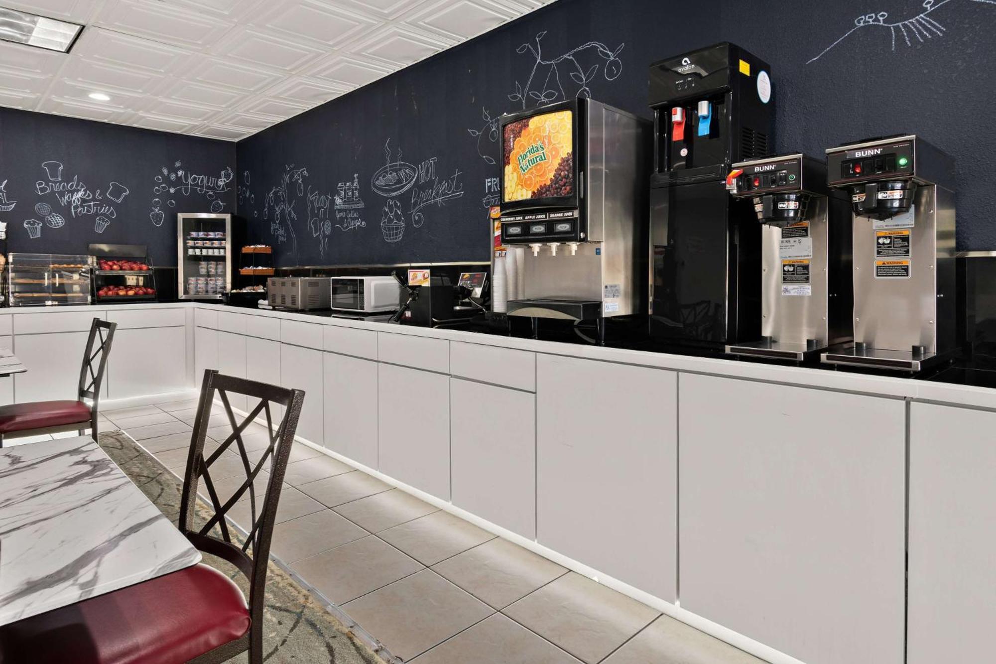 Ramada By Wyndham Harrisburg/Hershey Area Exterior foto